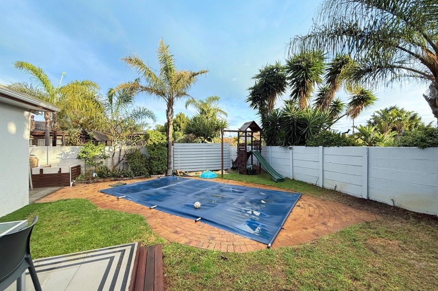 2 Bedroom Property for Sale in Welgelegen 3 Western Cape
